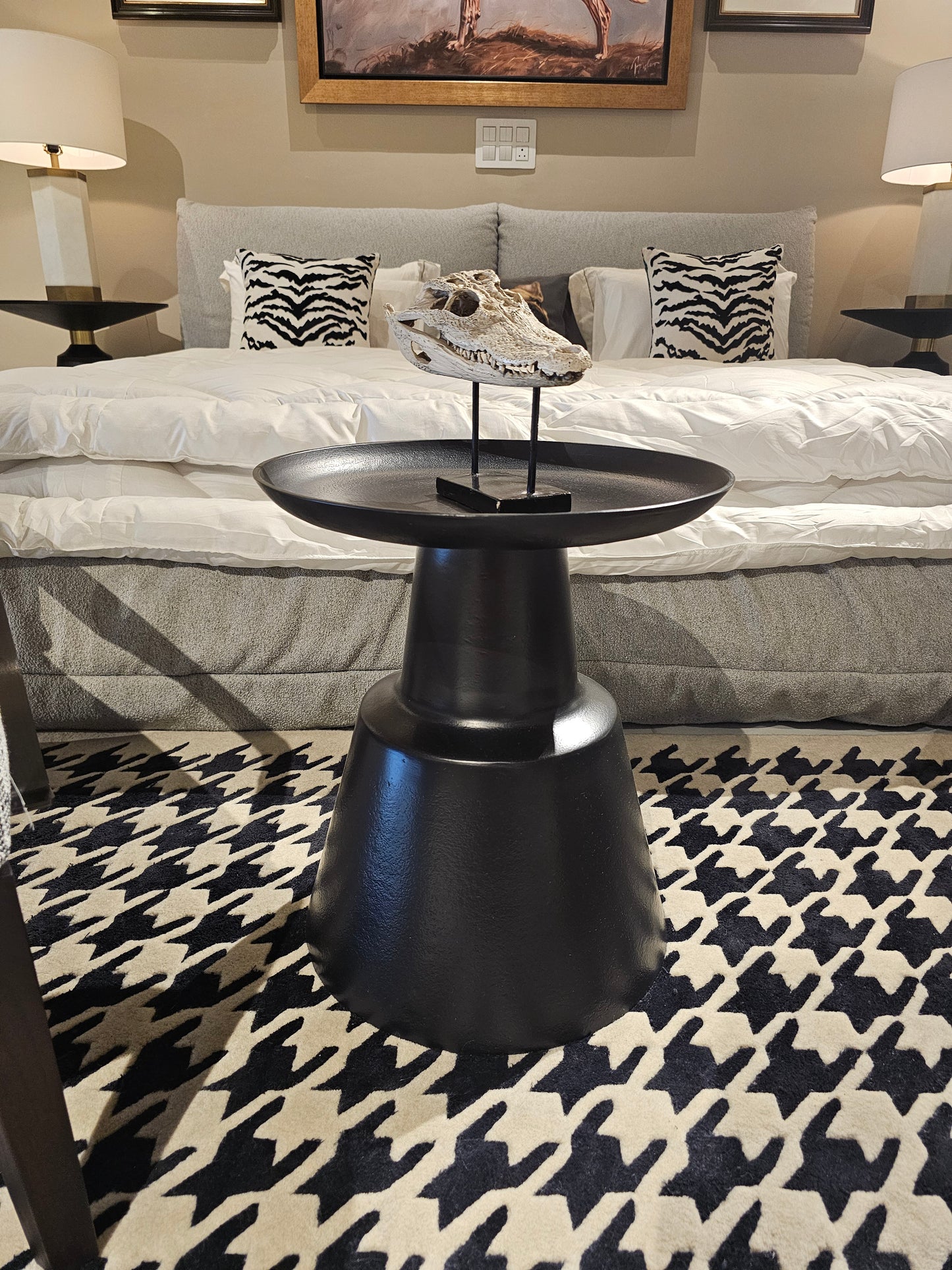 Nero Side Table